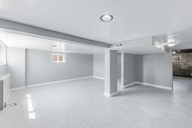7614 W 63rd Place, Summit, IL 60501