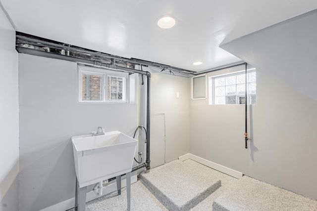 7614 W 63rd Place, Summit, IL 60501