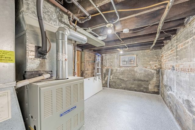7614 W 63rd Place, Summit, IL 60501