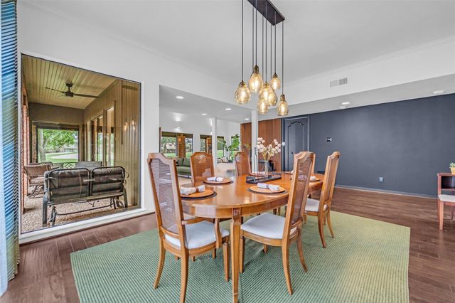 33 Charleston Street N, Sugar Land, TX 77478