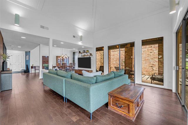 33 Charleston Street N, Sugar Land, TX 77478