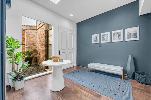 33 Charleston Street N, Sugar Land, TX 77478