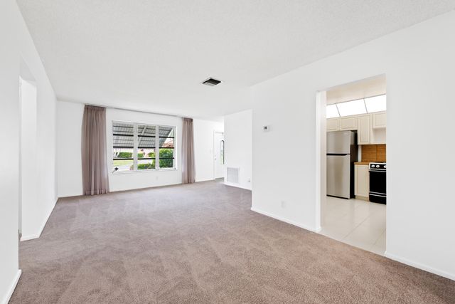 4524 NW 43rd Avenue, Tamarac, FL 33319