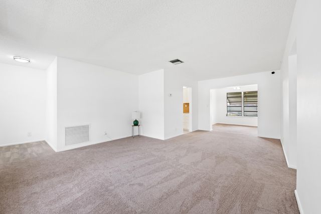 4524 NW 43rd Avenue, Tamarac, FL 33319