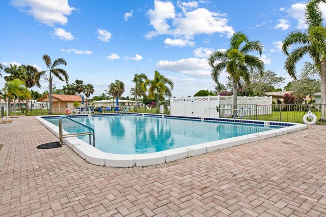 4524 NW 43rd Avenue, Tamarac, FL 33319