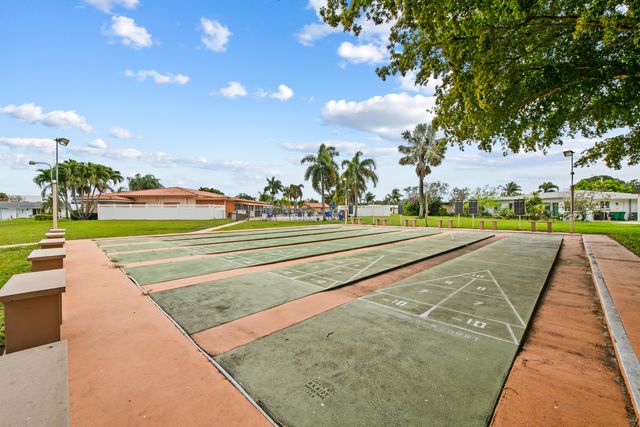 4524 NW 43rd Avenue, Tamarac, FL 33319