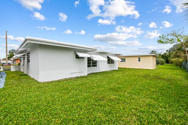 4524 NW 43rd Avenue, Tamarac, FL 33319