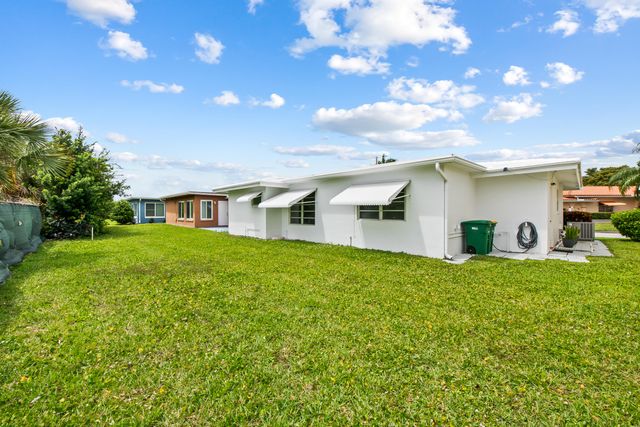 4524 NW 43rd Avenue, Tamarac, FL 33319