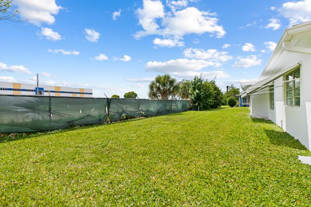 4524 NW 43rd Avenue, Tamarac, FL 33319