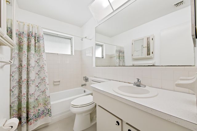 4524 NW 43rd Avenue, Tamarac, FL 33319