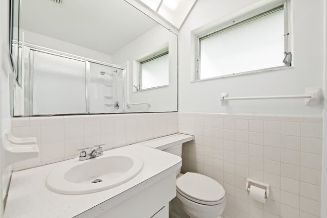 4524 NW 43rd Avenue, Tamarac, FL 33319