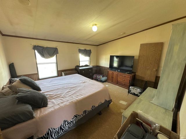 220 S Hunt Street, Greentown, IN 46936