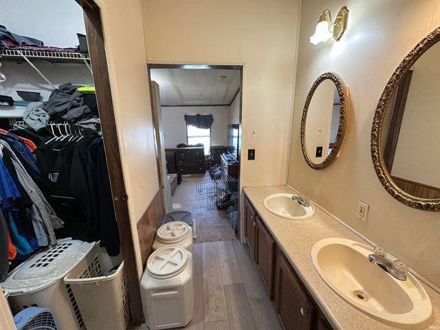 220 S Hunt Street, Greentown, IN 46936