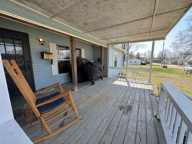 220 S Hunt Street, Greentown, IN 46936