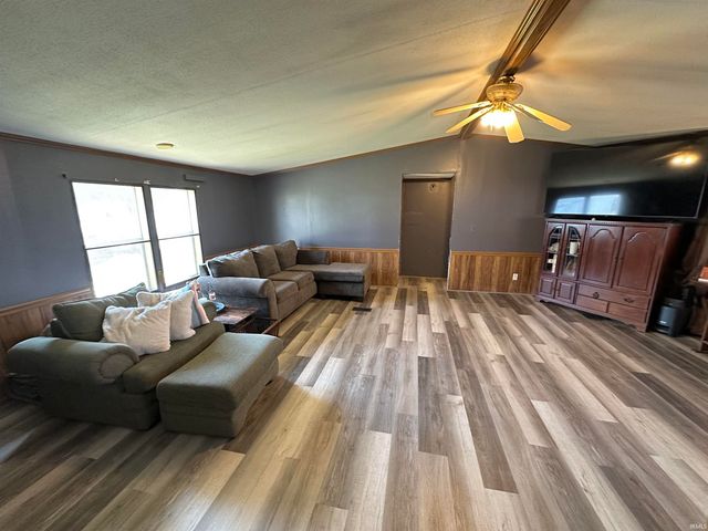 220 S Hunt Street, Greentown, IN 46936