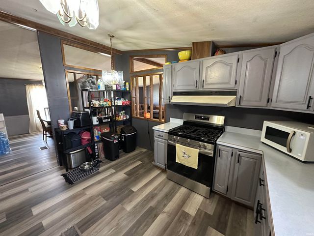 220 S Hunt Street, Greentown, IN 46936