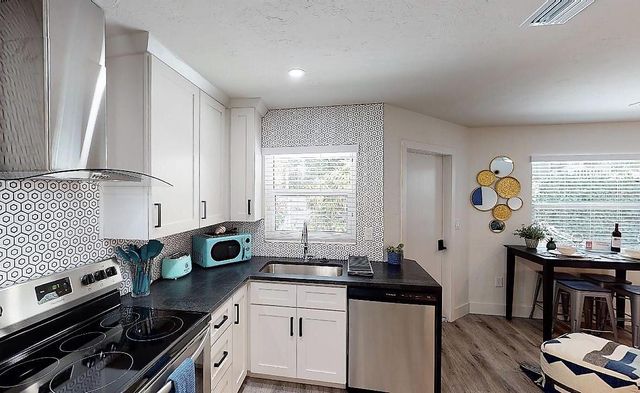 1912 MORRILL Lime, Sarasota, FL 34236