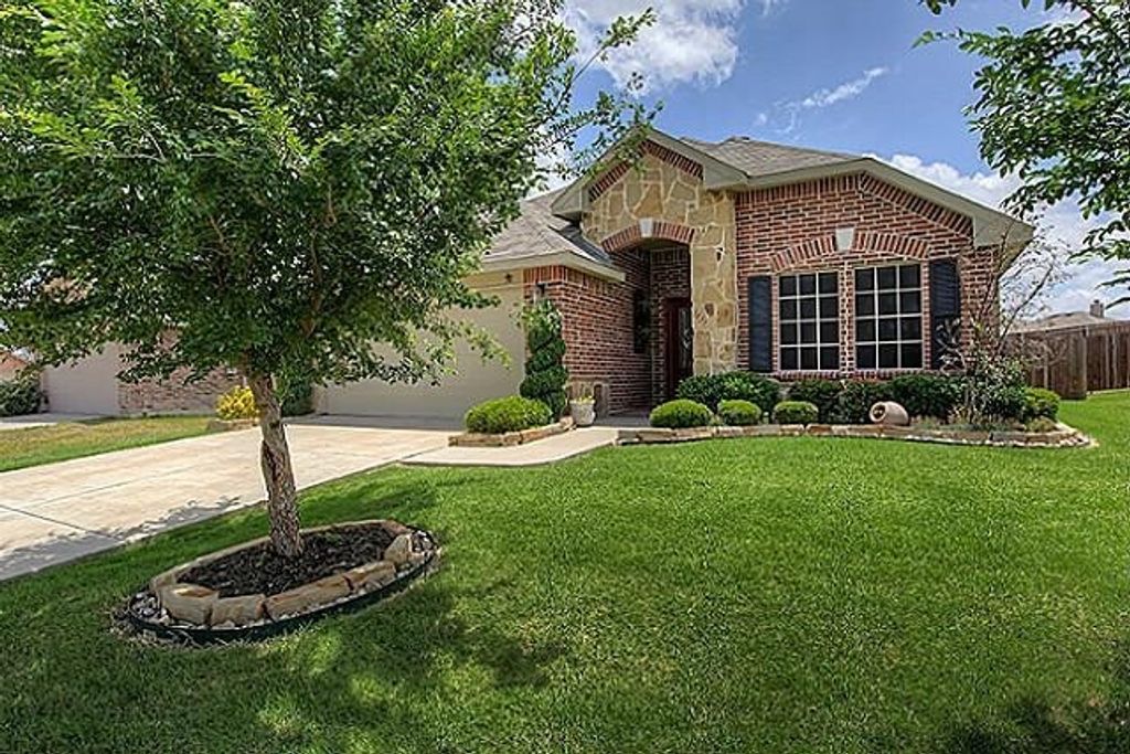 704 Windflower Drive, Fate, TX 75087