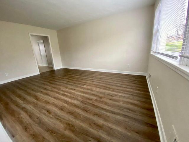 4320 Cresthill DR, Roanoke, VA 24018