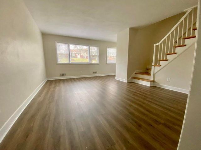 4320 Cresthill DR, Roanoke, VA 24018