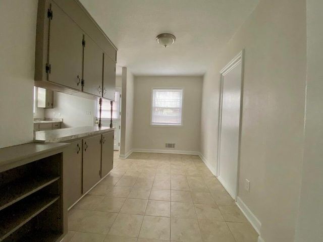 4320 Cresthill DR, Roanoke, VA 24018