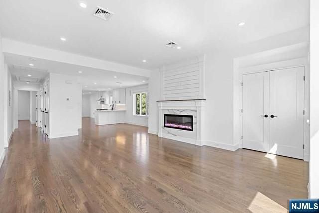 213 7th Street, Palisades Park, NJ 07650