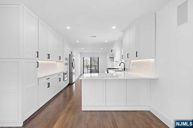 213 7th Street, Palisades Park, NJ 07650