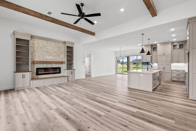 134 Republican Loop, Greenbrier, AR 72058