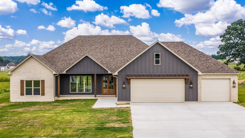 134 Republican Loop, Greenbrier, AR 72058