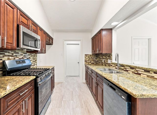 13030 Ellesmere Drive, Houston, TX 77015