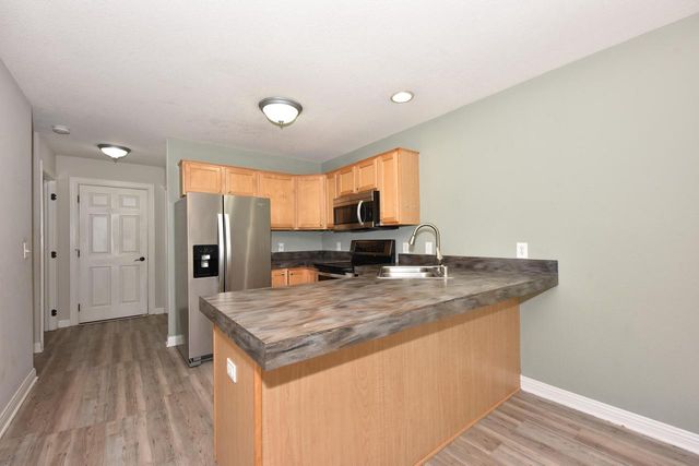 1123 White Sands COURT, West Bend, WI 53090