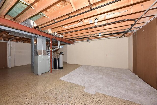 1123 White Sands COURT, West Bend, WI 53090