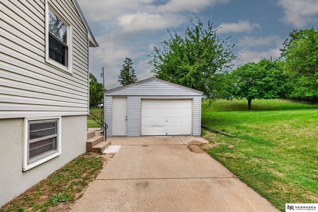 2106 Georgia Avenue, Bellevue, NE 68005