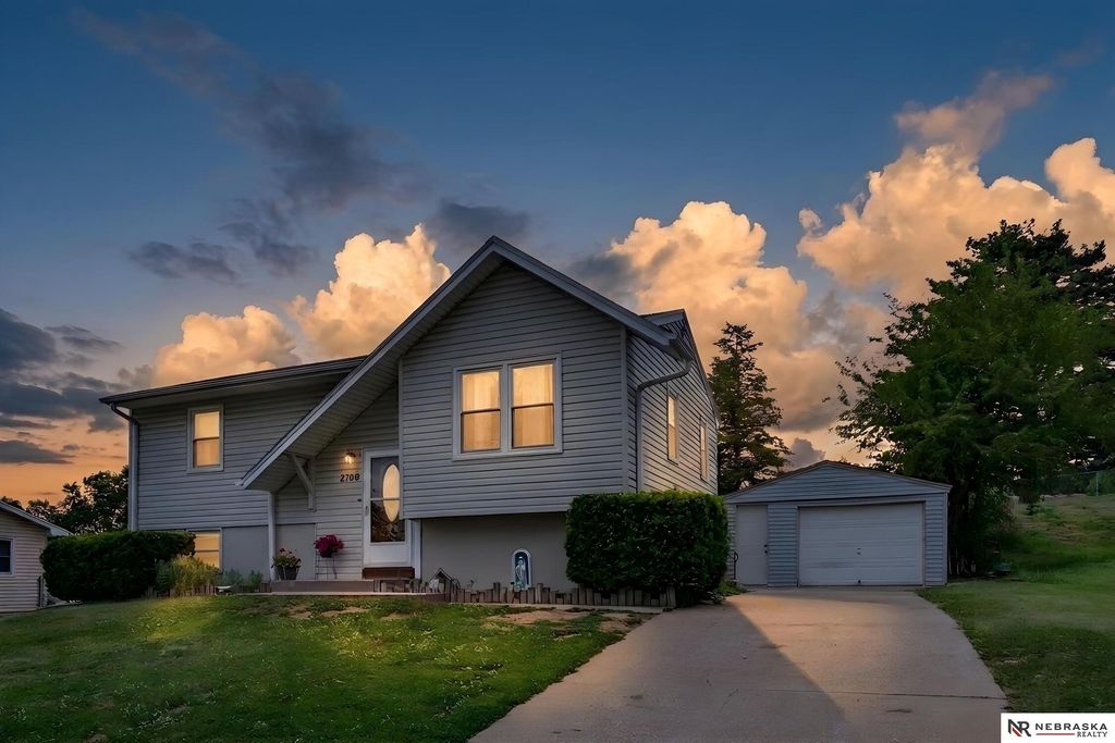 2106 Georgia Avenue, Bellevue, NE 68005