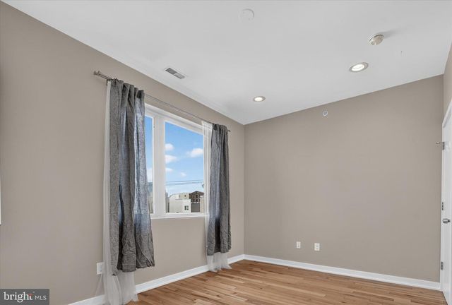 1943 E CUMBERLAND ST, Philadelphia, PA 19125