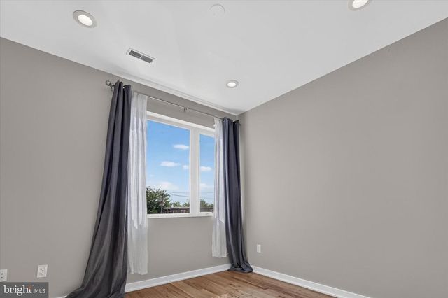 1943 E CUMBERLAND ST, Philadelphia, PA 19125