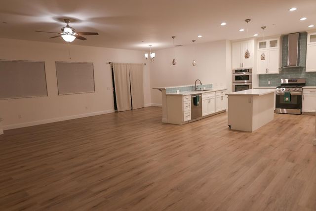 3620 Wiles Ln, Carmichael, CA 95608