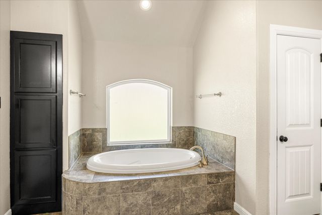 3711 Lonesome Creek Road, Granbury, TX 76049