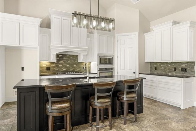 3711 Lonesome Creek Road, Granbury, TX 76049