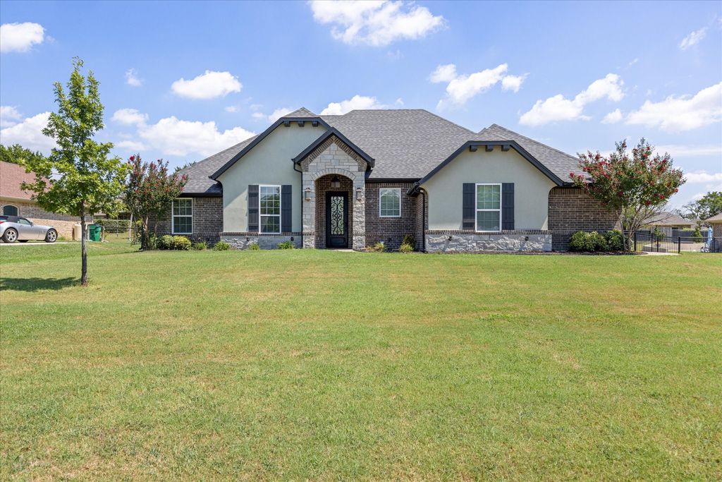 3711 Lonesome Creek Road, Granbury, TX 76049
