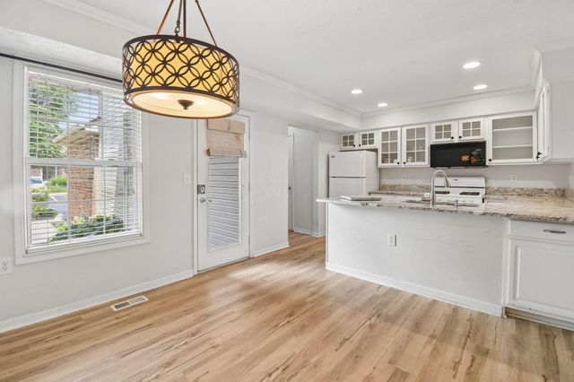 3067 Glenloch Circle, Dublin, OH 43017