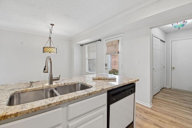 3067 Glenloch Circle, Dublin, OH 43017