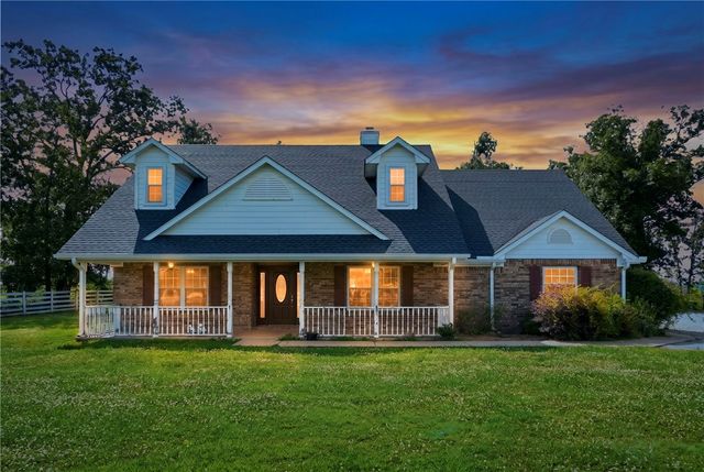 13301 L C Hickman Road, Centerton, AR 72719