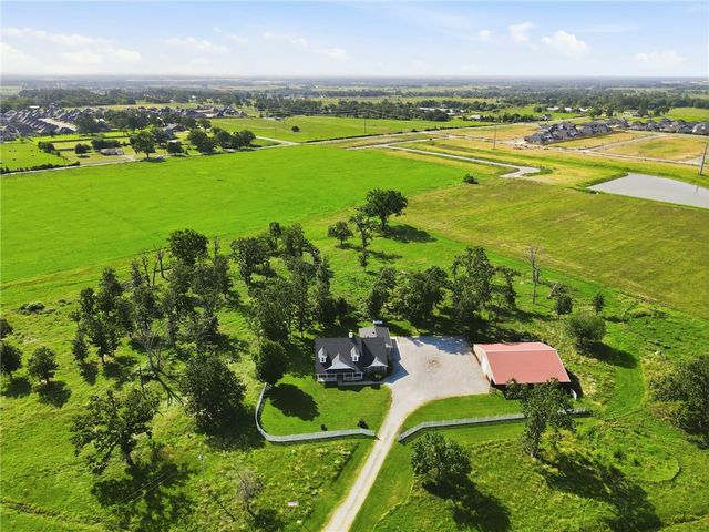 13301 L C Hickman Road, Centerton, AR 72719