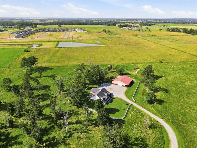 13301 L C Hickman Road, Centerton, AR 72719