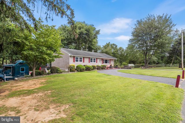 7 CHAMBERS RD, Millstone Township, NJ 08510