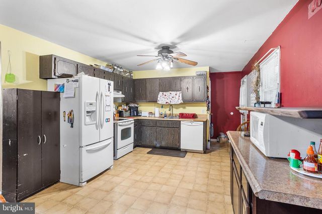 7 CHAMBERS RD, Millstone Township, NJ 08510