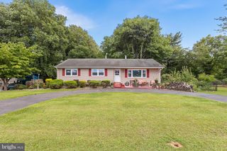 7 CHAMBERS RD, Millstone Township, NJ 08510