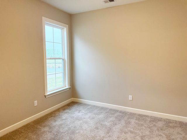 275 VALLEYVIEW LN, Oakland, TN 38060