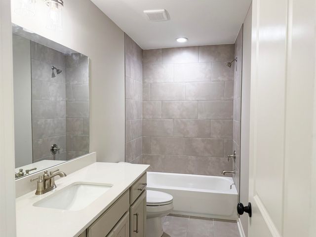 275 VALLEYVIEW LN, Oakland, TN 38060